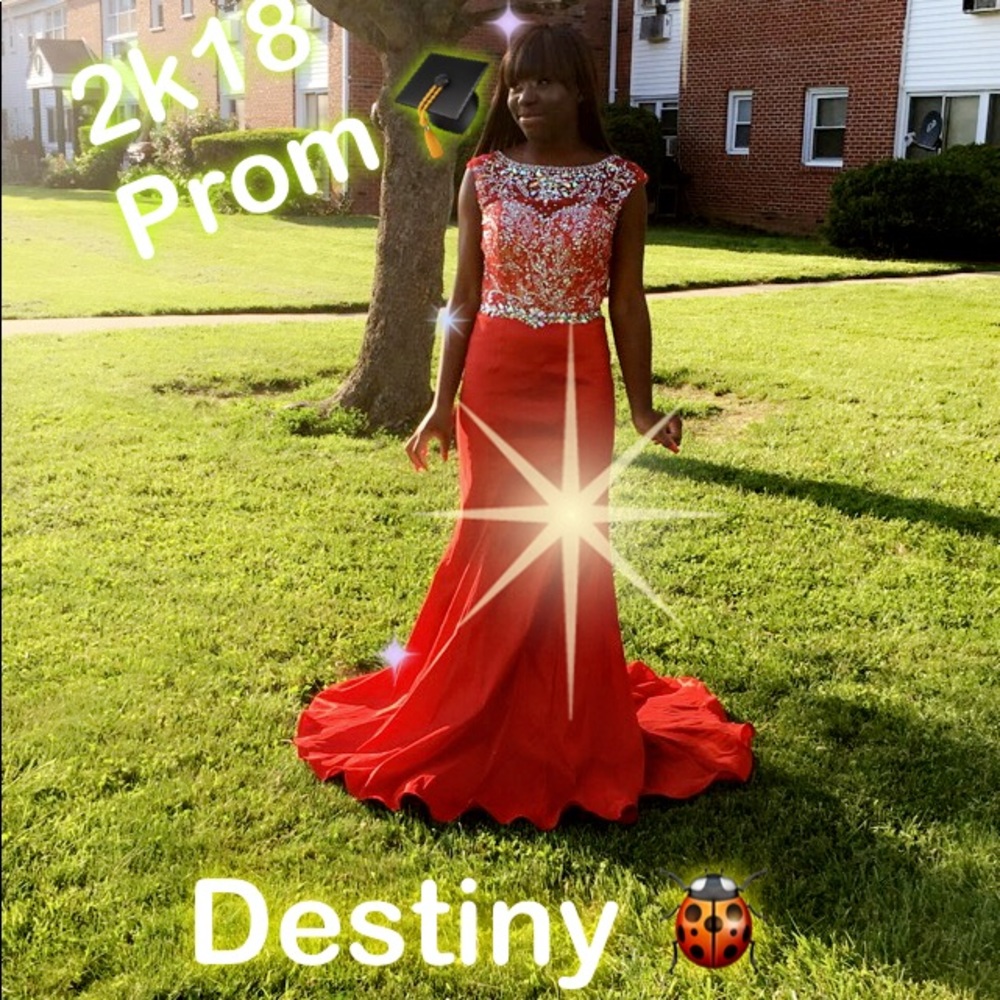 Size  6 Red Prom dress